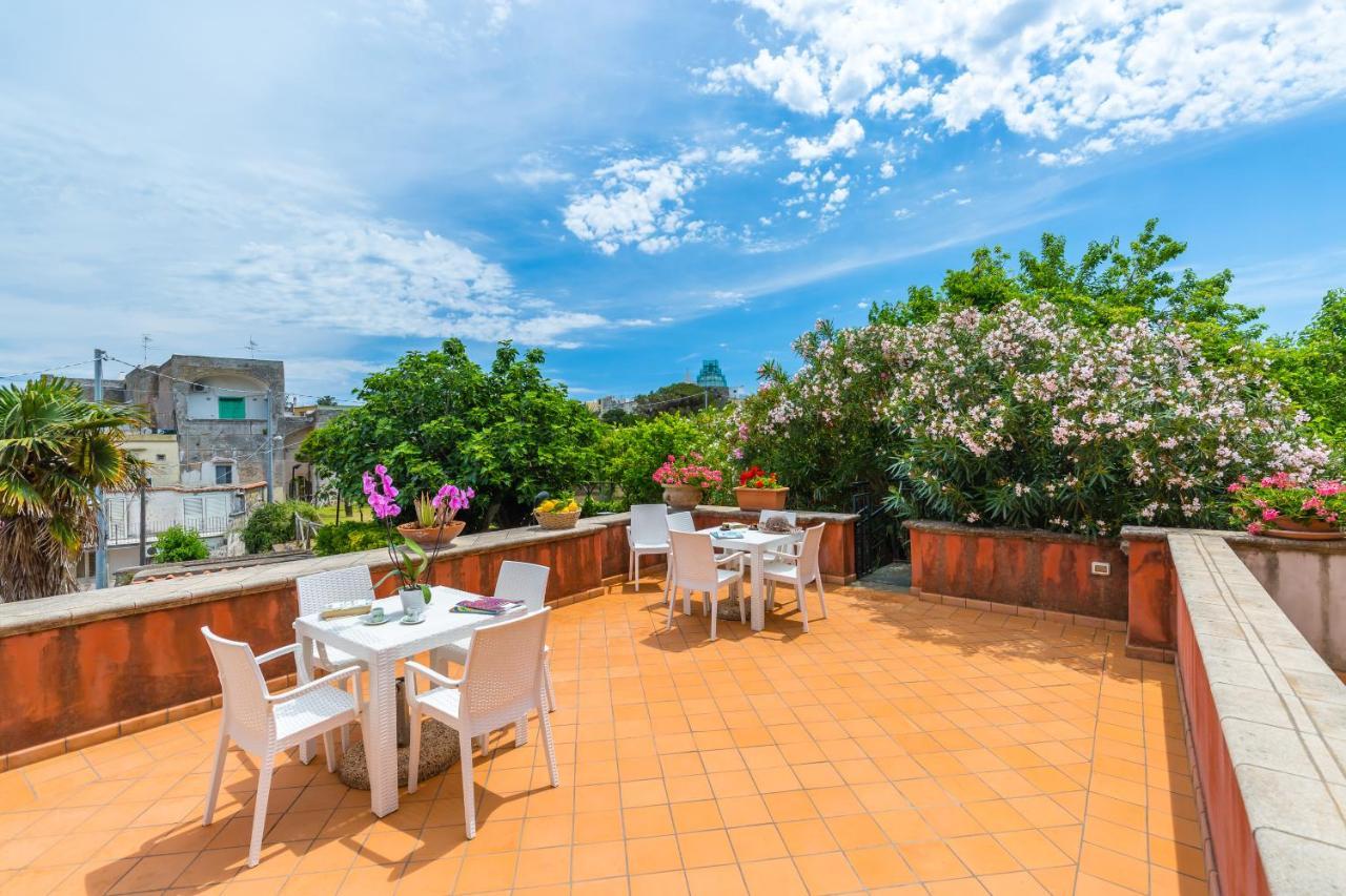 La Terrazza Sul Giardino Lejlighed Procida Eksteriør billede